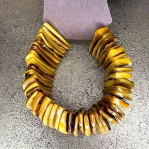 Chunky Beaded Shell Bracelet Golden Yellow Brown Stretch Tiki Beachy Tropical